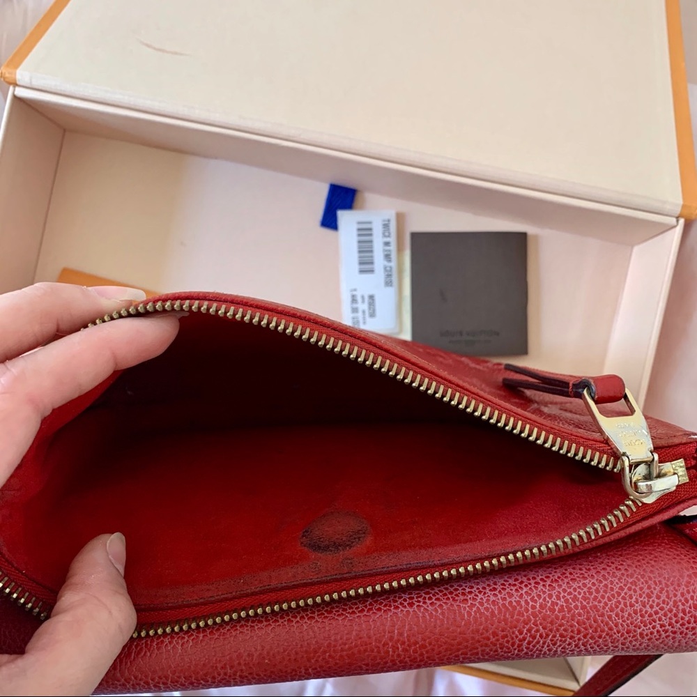 {Louis Vuitton} crossbody - Picture 10 of 11